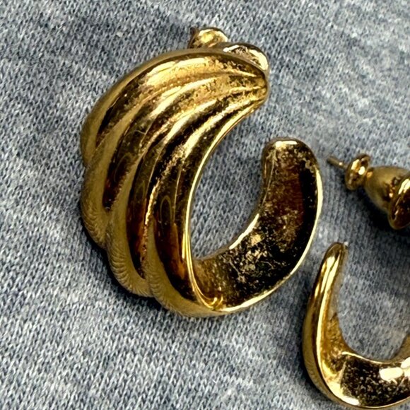 Vintage Gold-Tone Textured Hoop Earrings By Monet Pierced Post Women Jewelry - Picture 5 of 16